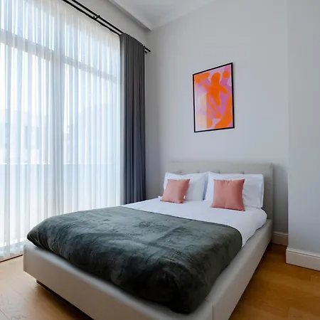 Spacious New-build With 3 Bedrooms And 2 Bathrooms, Minutes From Taksim Square *