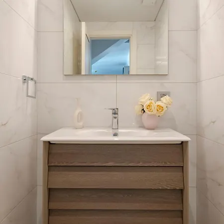 Spacious New-build With 3 Bedrooms And 2 Bathrooms, Minutes From Taksim Square * Istanbul