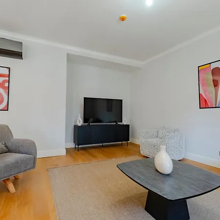 Lejlighed Spacious New-build With 3 Bedrooms And 2 Bathrooms, Minutes From Taksim Square Istanbul