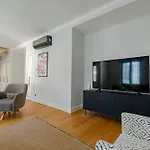 Spacious New-build With 3 Bedrooms And 2 Bathrooms, Minutes From Taksim Square Lägenhet *