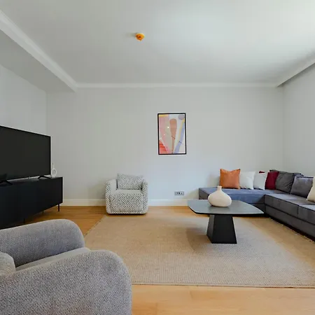 Spacious New-build With 3 Bedrooms And 2 Bathrooms, Minutes From Taksim Square