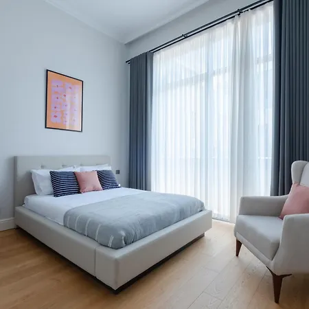 Apartament Spacious New-build With 3 Bedrooms And 2 Bathrooms, Minutes From Taksim Square