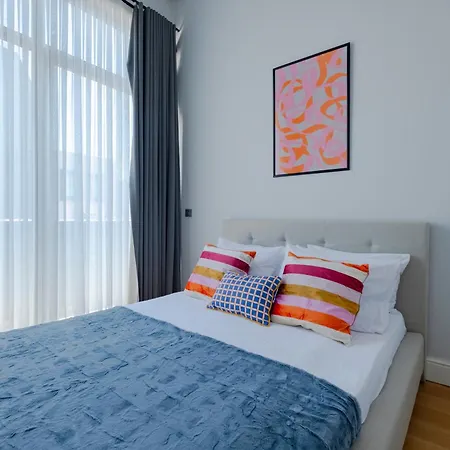Spacious New-build With 3 Bedrooms And 2 Bathrooms, Minutes From Taksim Square Apartament Stambuł