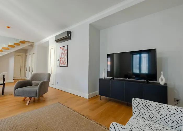 Spacious New-build With 3 Bedrooms And 2 Bathrooms, Minutes From Taksim Square Апартаменты *