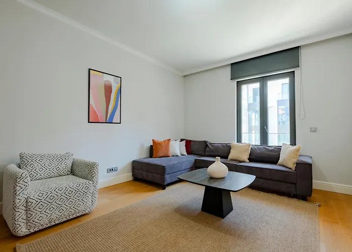 Spacious New-build With 3 Bedrooms And 2 Bathrooms, Minutes From Taksim Square Apartment