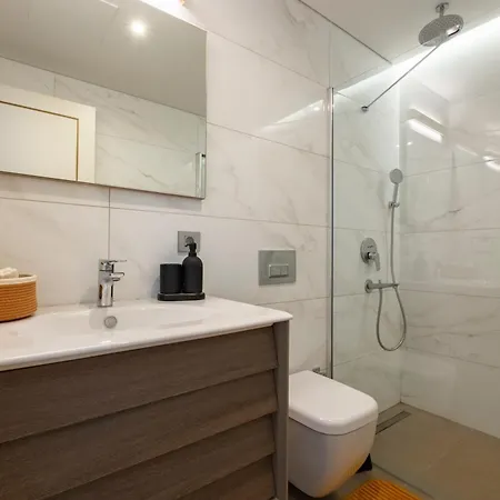 Spacious New-build With 3 Bedrooms And 2 Bathrooms, Minutes From Taksim Square * イスタンブール